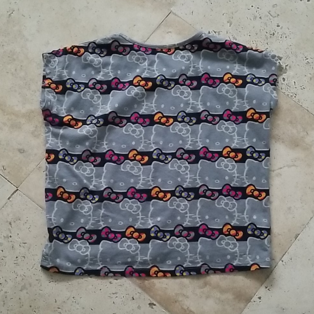Hello Kitty gray top - Picture 4 of 4